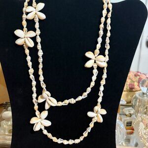 HAWAIIN BEAD NECKLACE 20 INCHES